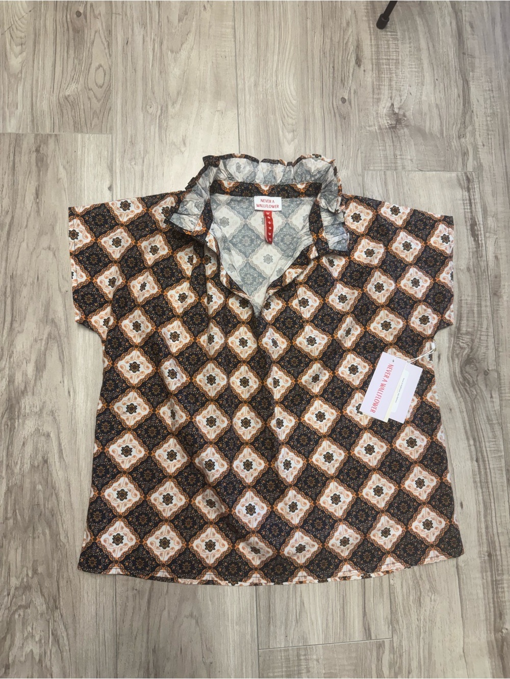 Never a Wallflower Vicki Short Sleeve Top Nouveau Squares